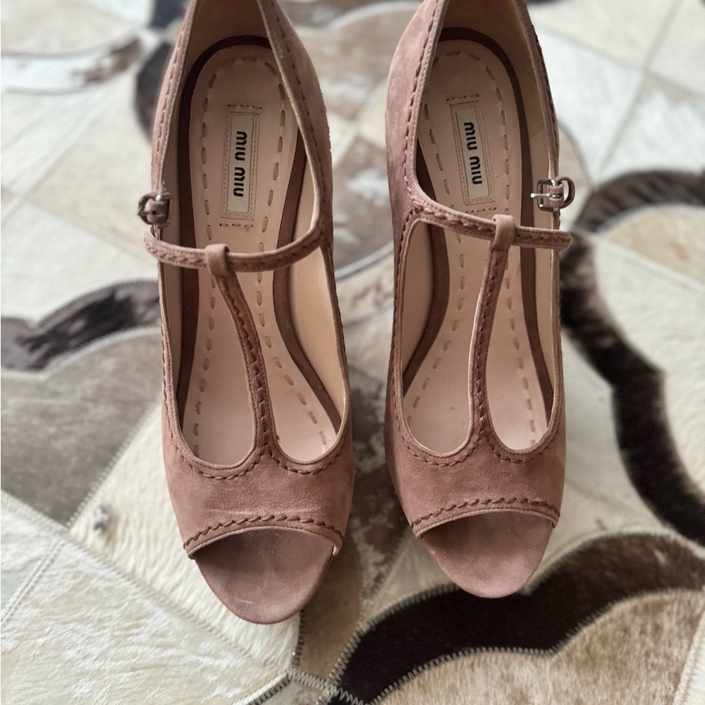 Miu Miu Tan Heeled Shoes Elegant Design